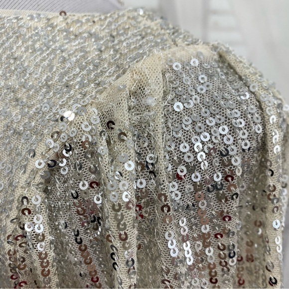 DKNY Size 8 Silver 3/4 Sleeve Sequin Surplice Dress Belted Fit & Flare Cocktail - Picture 6 of 14